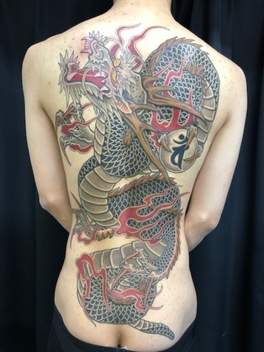 和彫り 龍 背中 東京 渋谷の刺青タトゥースタジオ サンスクリットタトゥー Sunsqlit Tattoo