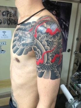 和彫り 龍 左肩2