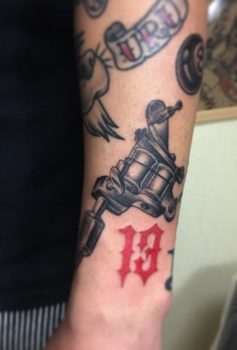 ブラック&グレー タトゥーマシーン tattoo machine | 東京のタトゥー
