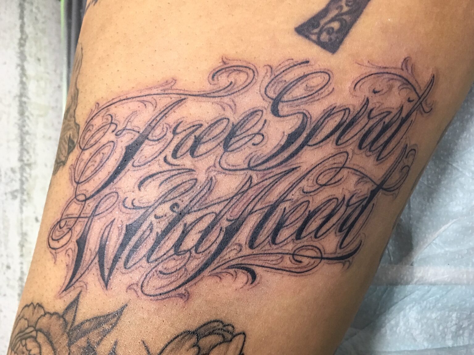 メッセージ スクリプト 東京の渋谷・秋葉原でタトゥースタジオはSunsqlit Tattoo